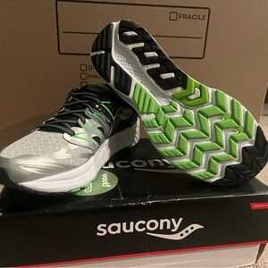 Saucony Hurricane ISO 2 Black/Silver/Slime Running Shoes, 9.5 Mens